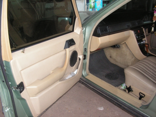 เบน300E  รับประกันความสวยและเดิมๆเลยครับ(เก่าเเต่ปีนะครับ)