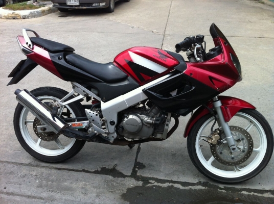 ขายCBR150Rคาร์บู ปี 2546ราคา 20,000บาท ลดได้ครับ!
