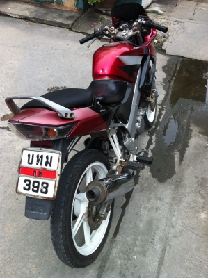ขายCBR150Rคาร์บู ปี 2546ราคา 20,000บาท ลดได้ครับ!