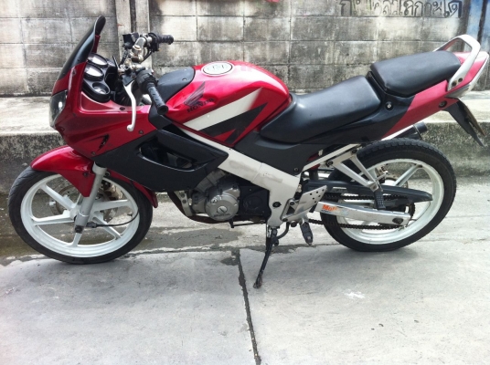 ขายCBR150Rคาร์บู ปี 2546ราคา 20,000บาท ลดได้ครับ!