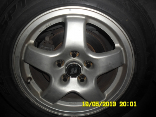 ขายแม๊กซ์สกายไลน์  ฝาครบ สีเดิม  4วง พร้อมยาง 4เส้น