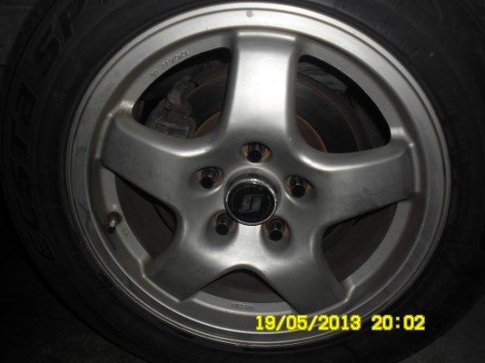 ขายแม๊กซ์สกายไลน์  ฝาครบ สีเดิม  4วง พร้อมยาง 4เส้น