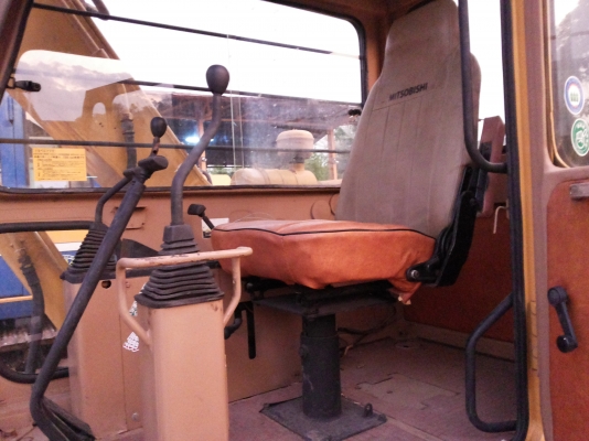 ขายรถขุดนำเข้า E70  พร้อมเอกสารใบแจ้งจำหน่าย มีรายหัวเจาะ ราคาพิเศษสำหรับหน้าฝน