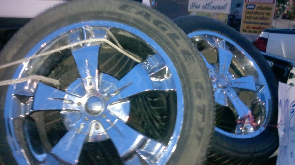 ลดราคาขายด่วนๆ  ขายล้อแม็ก ขอบ 20 "