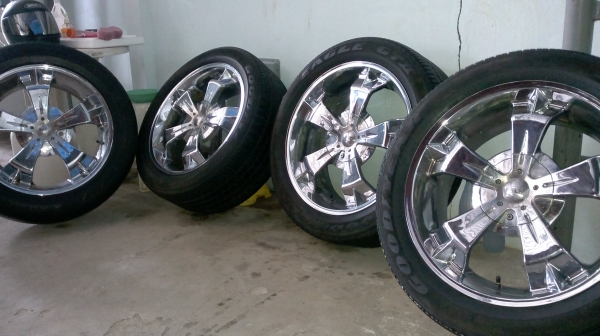 ลดราคาขายด่วนๆ ขายล้อแม็ก ขอบ 20 " ลดราคาขายด่วนๆ ขายล้อแม็ก ขอบ 20 "