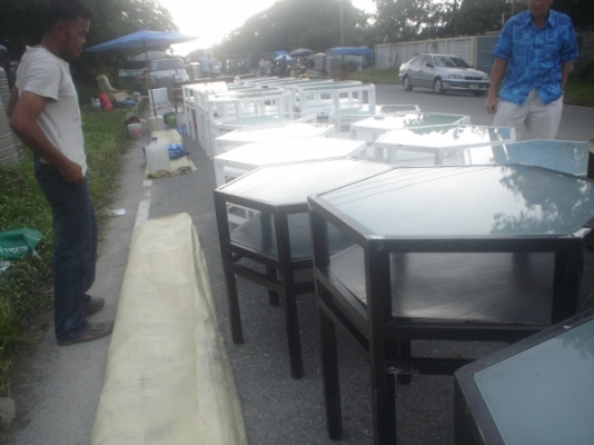 ขายโต๊ะกระจกหกเหลี่ยมของโรงแรมห้าดาวสวยครับตามรูปตัวละ1,200บาท