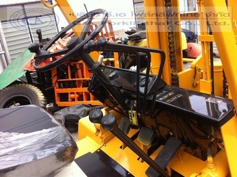 ขาย รถโฟล์คลิฟท์ KOMATSU รุ่น FD30-10
