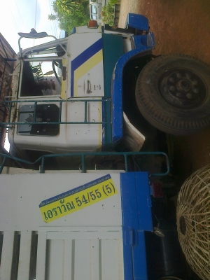 ขายสิบล้อนิสสันสองเพลาดั้มราคาประหยัด