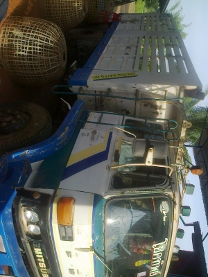 ขายสิบล้อนิสสันสองเพลาดั้มราคาประหยัด