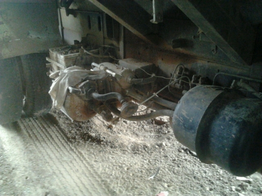 HINO F17 - 168 HP EH700 สิบล้อดั๊มพ์ 2 เพลา กระบะดั๊มพ์เหล็ก 12 ตันสภาพสวย เครื่องแน่นแรงดี ภายในเก๋งคอนโซลสวยครบ แอร์ พวงมาลัยเพาเวอร์ ช่วงล่างคัชซีสวยไม่มีบวม ยางสภาพดี 10 เส้นประมาณ 70\% พร้อมบรรทุกพร้อมใช้งาน เอกสารทะเบียนภาษีครบพร้อมโอน