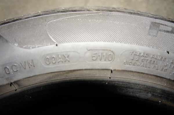 ยาง MICHELIN  215/55/R16 ปี10 ราคา 2000 (วงศ์สว่าง)