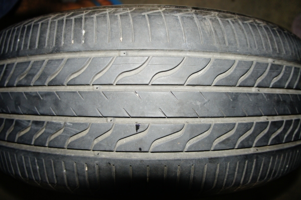 ยาง MICHELIN  215/55/R16 ปี10 ราคา 2000 (วงศ์สว่าง)