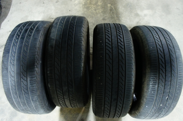 ยาง MICHELIN  215/55/R16 ปี10 ราคา 2000 (วงศ์สว่าง)