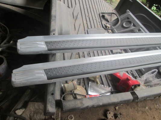 ขาย บันไดเสริม Dmax ของแท้ตามสภาพ 1 คู่