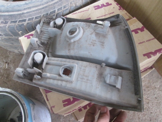 ขายชุดเสื้อไฟเลี้ยวซ้าย TOYOTA HIACE