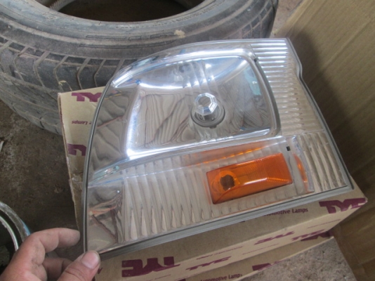 ขายชุดเสื้อไฟเลี้ยวซ้าย TOYOTA HIACE