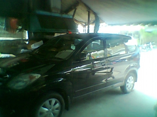 TOYOTA  AVANZA   ปี 52  สีดำ รถมีกล้อง ระบบเซ็นเซอร์  หน้า - หลัง  พร้อมจอTV เครื่องยนต์  1500  CC