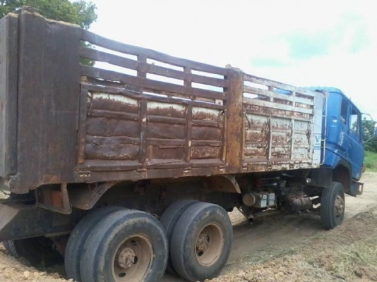 HINO FR 285 HP EP100 TURBO INTERCOOLER สิบล้อดั๊มพ์ 2 เพลา กระบะดั๊มพ์เหล็ก 12 ตันสภาพดี เครื่องแน่นแรงดี ภายในเก๋งคอนโซลสวยครบ แอร์เย็น พวงมาลัยเพาเวอร์ เบรคทริ๊ปฟี้ครบครัน ช่วงล่างคัชซีไม่แตกไม่บวม ยางสภาพดี 10 เส้นประมาณ 70\% พร้อมบรรทุกพร้อมใช้งาน เอกส