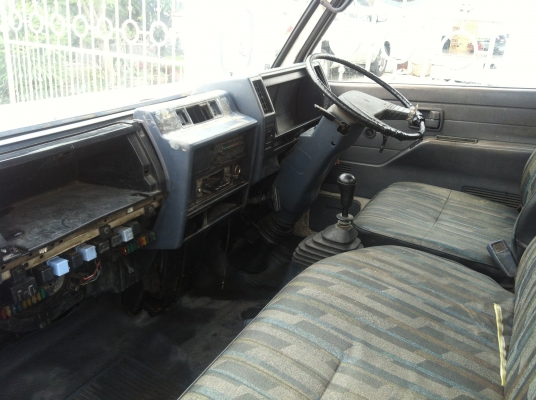 ขายกระบะ 4 ล้อไม่ติดเวลา Isuzu NKR รถนอก