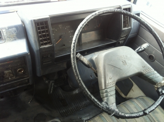 ขายกระบะ 4 ล้อไม่ติดเวลา Isuzu NKR รถนอก