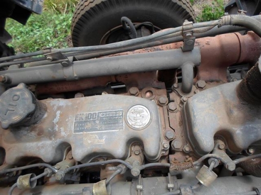 ขายด่วน..รถสิบล้อ ท้ายลาด HINO ZM 303 เครื่อง HINO EK100 รถสวย ใส่แบคโฮ KOMATSU PC200 สบาย ๆ มีทะเบียนครบ.