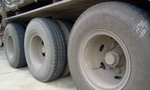 NISSAN DIESEL  22 ล้อ พร้อมหาง 3 เพลา จัดไฟแนนซ์ได้ 1,100,000 บาทค่ะ