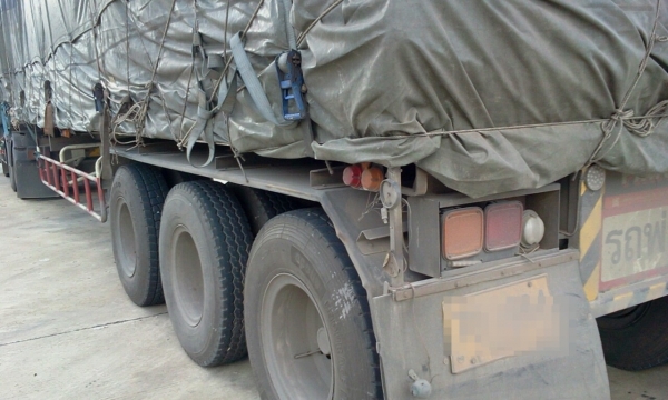 NISSAN DIESEL  22 ล้อ พร้อมหาง 3 เพลา จัดไฟแนนซ์ได้ 1,100,000 บาทค่ะ