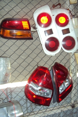 ขายไฟท้ายรถยนต์ มีหลายรุ่นครับ ขายไฟท้ายรถยนต์ มีหลายรุ่นครับ
