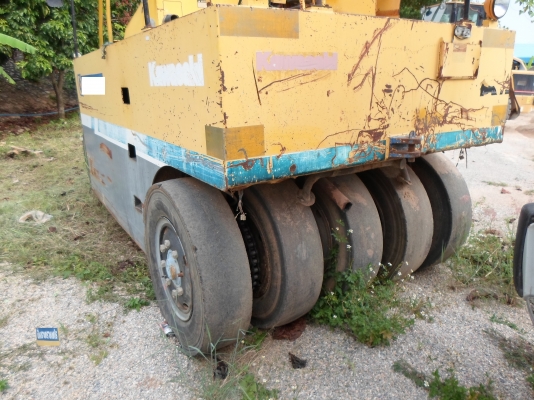 เจ้าของลดราคา  ลดราคาขาย รถบด 9 ล้อยาง Kawasaki KR20 สภาพสวยมาก