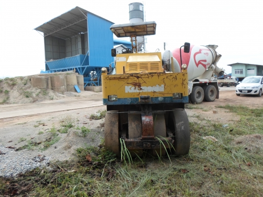 เจ้าของลดราคา  ลดราคาขาย รถบด 9 ล้อยาง Kawasaki KR20 สภาพสวยมาก