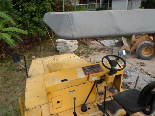 เจ้าของลดราคา  ลดราคาขาย รถบด 9 ล้อยาง Kawasaki KR20 สภาพสวยมาก