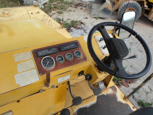 เจ้าของลดราคา  ลดราคาขาย รถบด 9 ล้อยาง Kawasaki KR20 สภาพสวยมาก