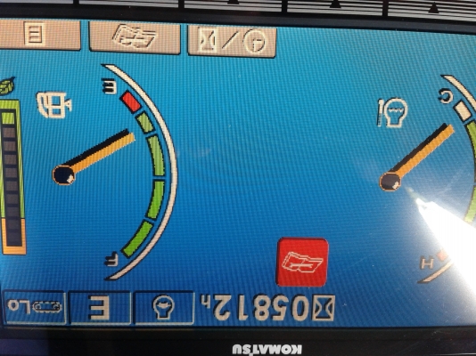 รถแบคโค komutsu pc200-8 ทำงาน 5812 ชั่วโมง