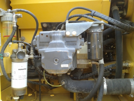 รถแบคโค komutsu pc200-8 ทำงาน 5812 ชั่วโมง