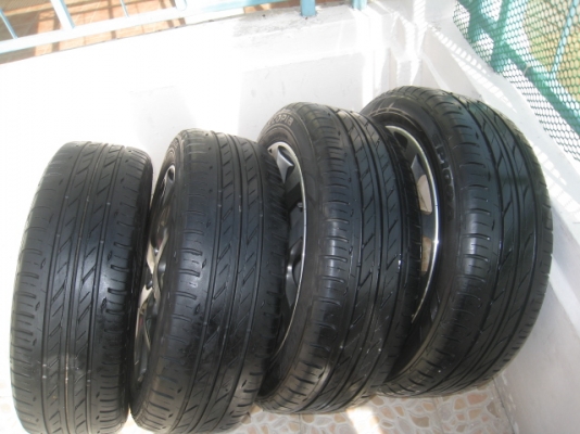 ขายล้อแม็ก Honda city 16"x6" et53 4รู100 +ยางปี 10 (081-3747940)