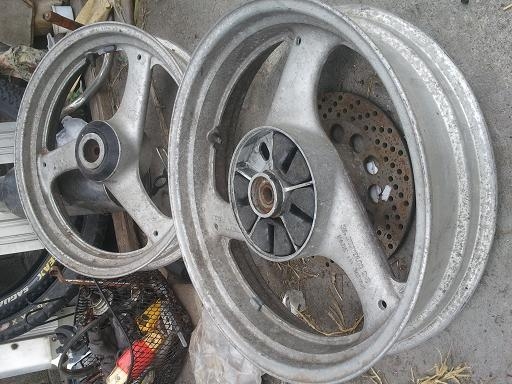 ขายล้อแม็ก 4สูบ 3ก้าน หน้า 3.00 หลัง 4.00 ครับ ขอบ17 หน้าหลัง ขายล้อแม็ก 4สูบ 3ก้าน หน้า 3.00 หลัง 4.00 ครับ ขอบ17 หน้าหลัง
