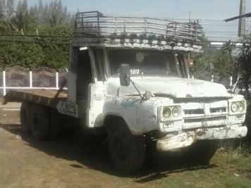 ISUZU TX 168 HP EH700 รถหัวยาวหางปลาสิบล้อเพลาเดียว ใช้ลาก PC 120 อยู่ครับตอนนี้ รถสภาพดีพร้อมใช้งาน เครื่องแน่นแรงดีลงเล่มครบแล้ว ภายในเก๋ง พวงมาลัยเพาเวอร์ ช่วงล่างคัชซีดีไม่ผุ ยางสภาพดี 70\% พร้อมลากพร้อมบรรทุกได้เลยครับ เอกสารเล่มทะเบียนครบพร้อมโอน ราค