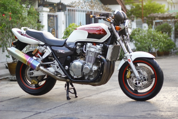 ขาย super 1300 สวยๆสักคัน  ทะเบียนแท้. โอนขนส่ง