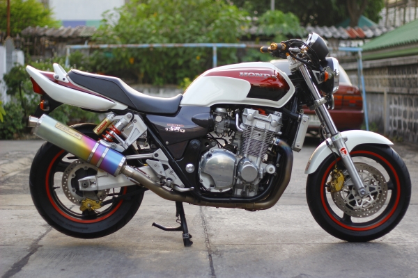 ขาย super 1300 สวยๆสักคัน  ทะเบียนแท้. โอนขนส่ง