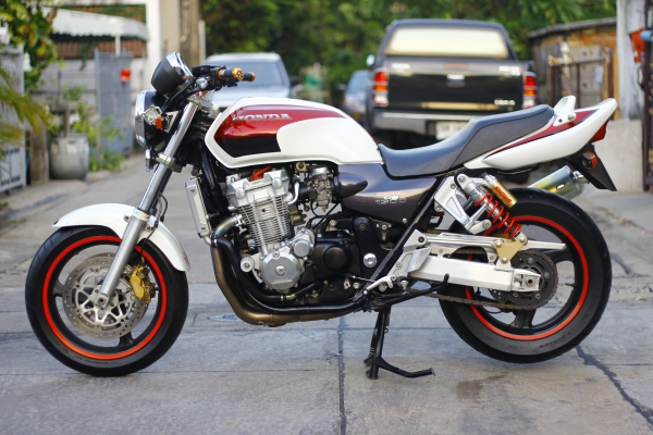 ขาย super 1300 สวยๆสักคัน  ทะเบียนแท้. โอนขนส่ง