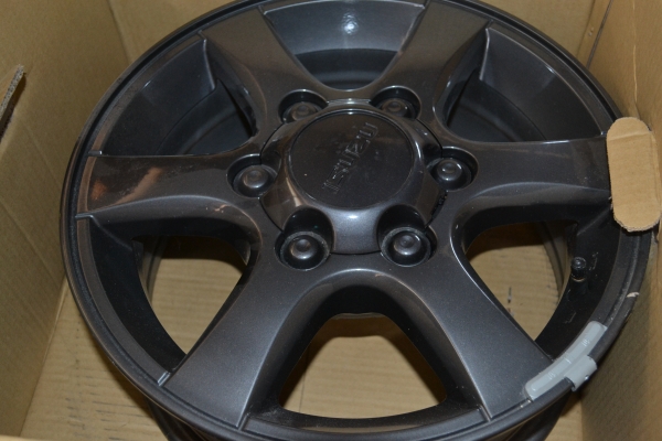 ขายแม็ก x-series รุ่นเก่า พร้อมยางขอบ 15