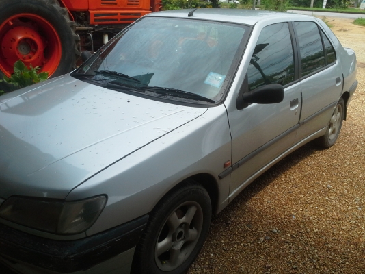 เปอร์โช  306   เกียออโต้  ปี  97ขับดีนิ่ง  ช่วงล่างทำมาหมดแล้ว