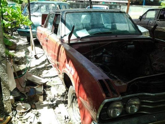 ขายรถเมกัน แวเลี้ยน สวยๆ แห้ง ไม่มีเครื่อง มีเล่ม ฝากระโปงมี 45000 0918759329