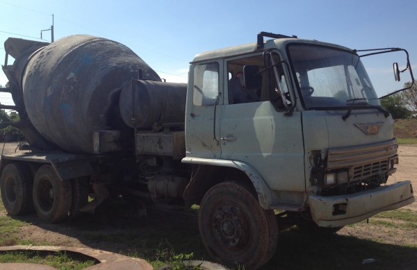 HINO F18 - 185 HP HO7C รถโม่ปูน สิบล้อ 2 เพลาสภาพดีพร้อมใช้งานได้เลย ช่วงล่างคัชซีสวยมากไม่มีบวม โม่ปูนแบบโซ่ไม่มีรั่วไม่มีซึ่ม เอกสารเล่มทะเบียนมีครบพร้อม ราคาต่อรองได้ครับ