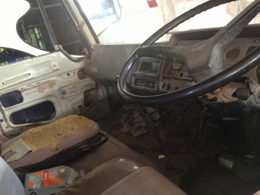 HINO F18 - 185 HP HO7C รถโม่ปูน สิบล้อ 2 เพลาสภาพดีพร้อมใช้งานได้เลย ช่วงล่างคัชซีสวยมากไม่มีบวม โม่ปูนแบบโซ่ไม่มีรั่วไม่มีซึ่ม เอกสารเล่มทะเบียนมีครบพร้อม ราคาต่อรองได้ครับ