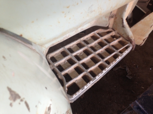 HINO F18 - 185 HP HO7C รถโม่ปูน สิบล้อ 2 เพลาสภาพดีพร้อมใช้งานได้เลย ช่วงล่างคัชซีสวยมากไม่มีบวม โม่ปูนแบบโซ่ไม่มีรั่วไม่มีซึ่ม เอกสารเล่มทะเบียนมีครบพร้อม ราคาต่อรองได้ครับ