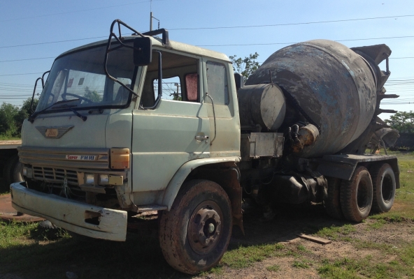 HINO F18 - 185 HP HO7C รถโม่ปูน สิบล้อ 2 เพลาสภาพดีพร้อมใช้งานได้เลย ช่วงล่างคัชซีสวยมากไม่มีบวม โม่ปูนแบบโซ่ไม่มีรั่วไม่มีซึ่ม เอกสารเล่มทะเบียนมีครบพร้อม ราคาต่อรองได้ครับ