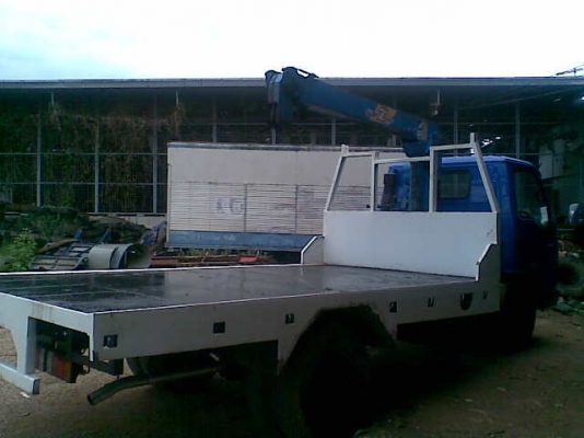 ขายรถอีซูซุ NKR ติดเครนทาดาโน่ท้องวี 2.2 ตัน 3 ปลอก สภาพสวย พร้อมใช้