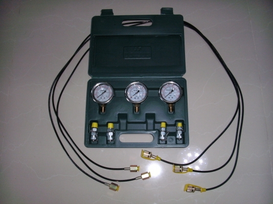เกจวัดแรงดันไฮโดลิคพร้อมอุปกรณ์ตามรูปยกชุดขาย5500บาท