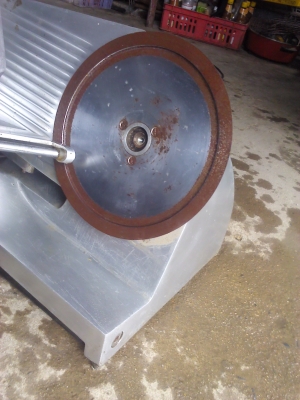 เครื่องสไลด์เนื้อให้มีความหนาบางตามที่กำหนดเนื้อที่สไลด์ออกสวย(VDOให้ดู)